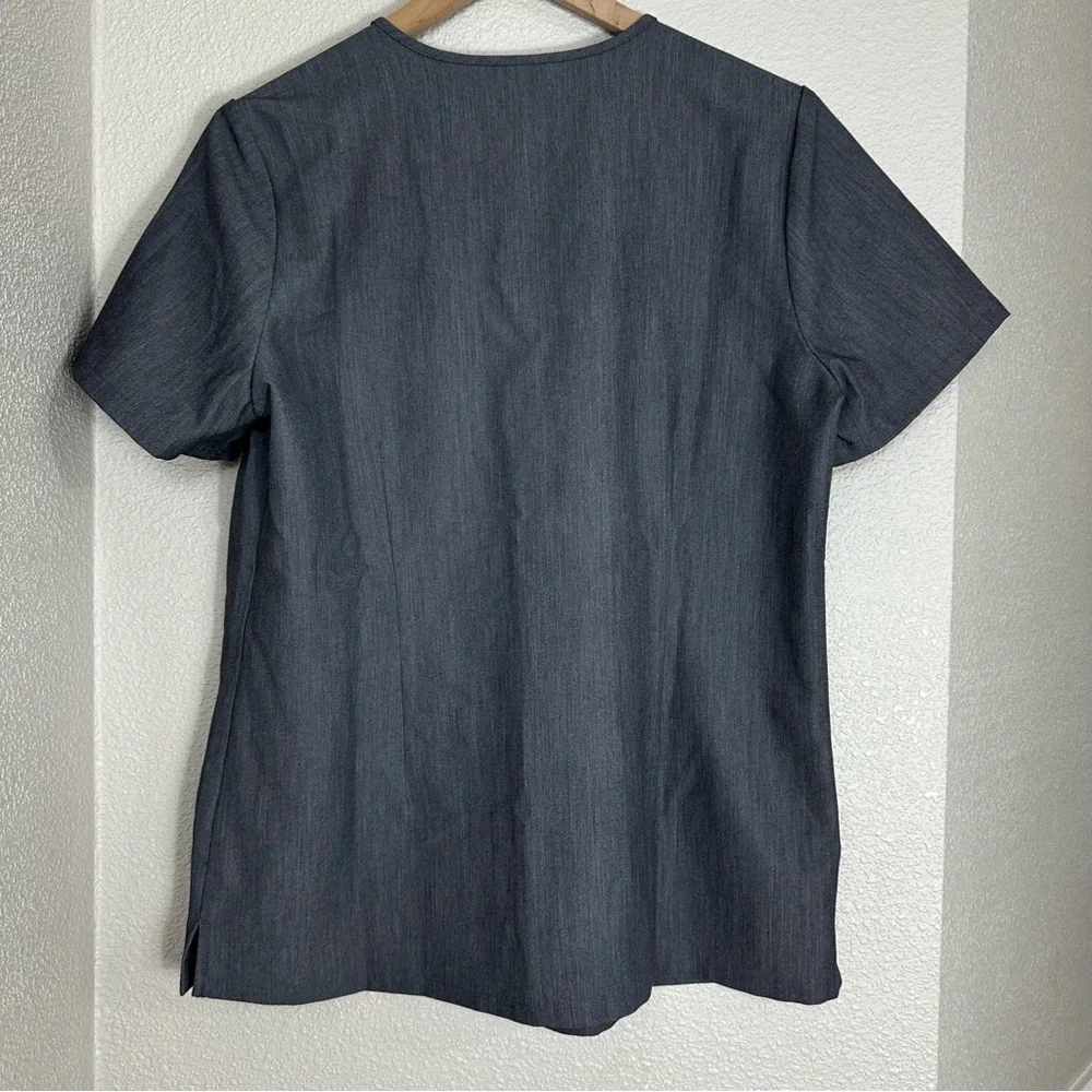 Figs Catarina‎ One Pocket Scrub Top Size Medium Pink Embroidered X NWT - Picture 4 of 6